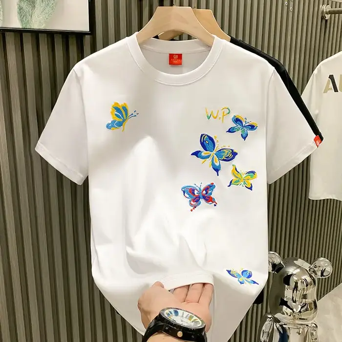 T-shirt à manches courtes brodé papillon pour hommes