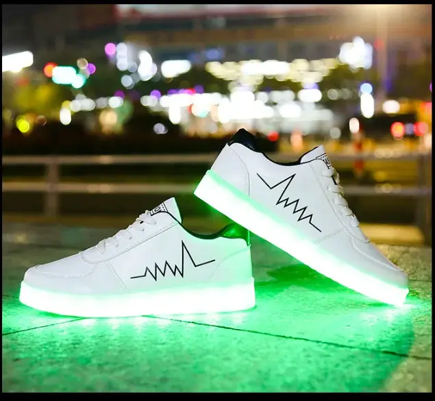 Femmes hommes baskets adultes chaussures LED avec semelle éclairée chaussures lumineuses danse noire