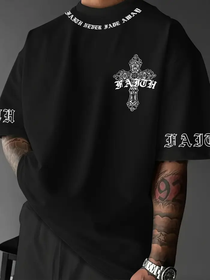 T-shirt pour homme avec imprimé croix de la foi et écriture gothique