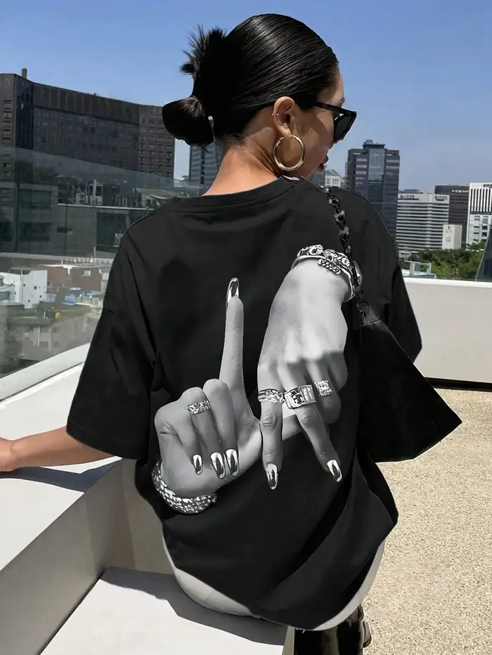 T-shirt élégant pour femme avec imprimé gestuel - Manches courtes, col rond, noir avec motif blanc