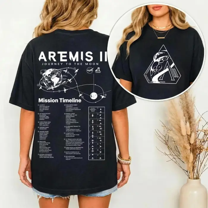 T-shirt spatial avec l'illustration de la chronologie de la mission lunaire Artemis 2