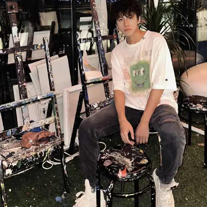 T-shirt vintage pour homme, délavé et vieilli, imprimé graffiti smiley, coupe ample, style streetwear américain, haut décontracté