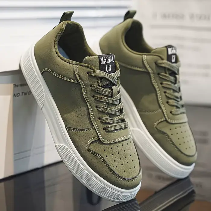 1 paire de chaussures de skate décontractées et sportives