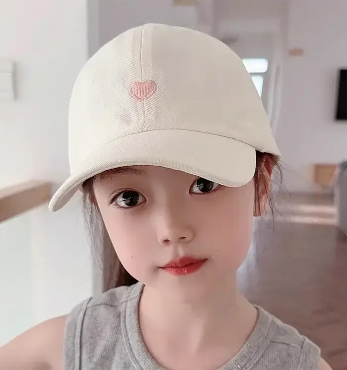 Casquette de baseball brodée en forme de cœur pour filles, respirante, mignonne, avec ouverture pour