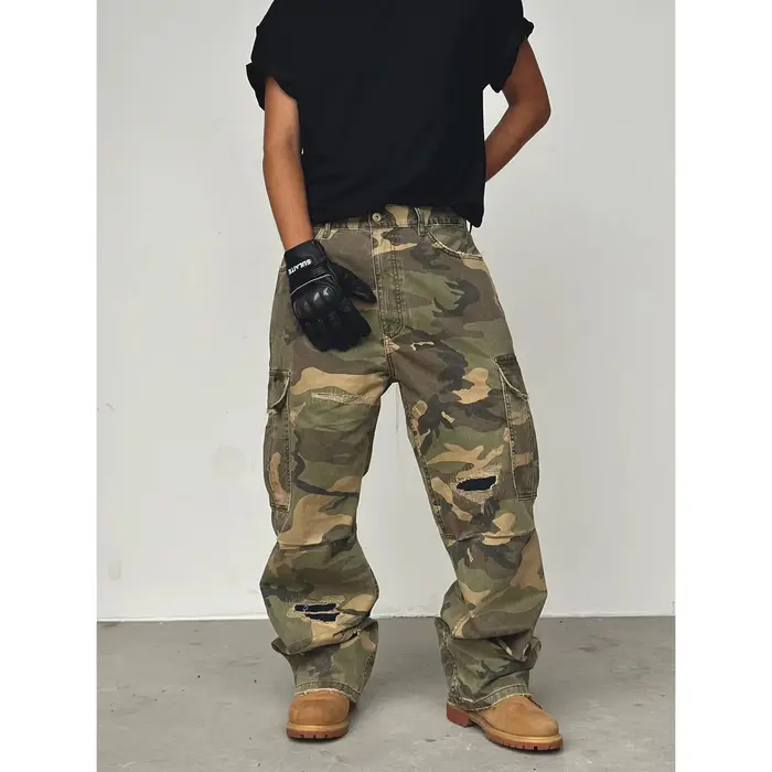 Jean de travail délavé style streetwear américain, camouflage, coupe droite, déchiré, en coton, tend