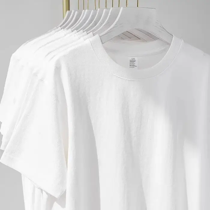 T-shirt imprimé 'Let That Shit Go' – Tendance Rétro Amusante