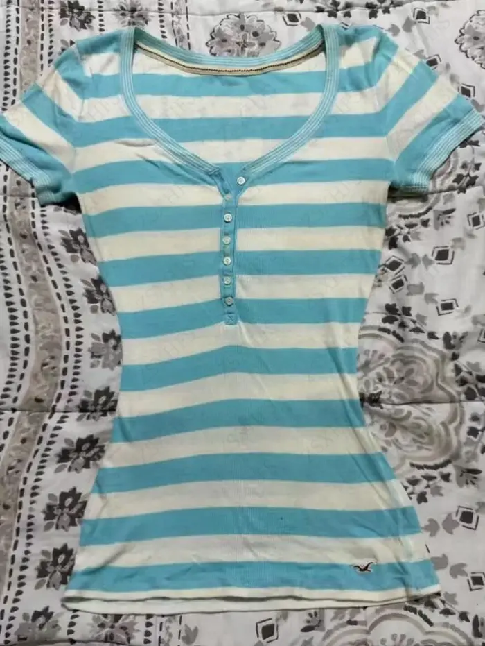 T-shirt Crop Top Y2K Esthétique Rayé Bleu Style Streetwear Hip Hop des Années 2000 Coupe Slim Manche