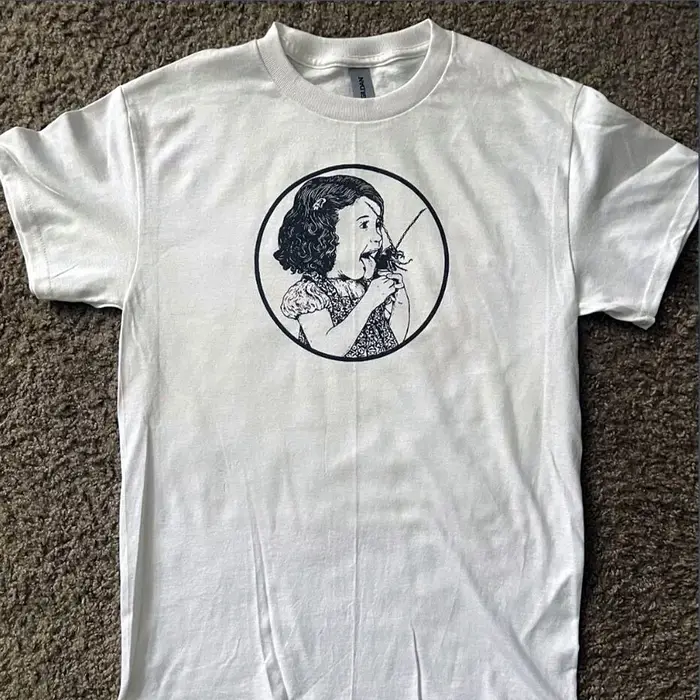 T-shirt graphique vintage grunge en coton blanc, coupe ample, manches courtes, style streetwear amér