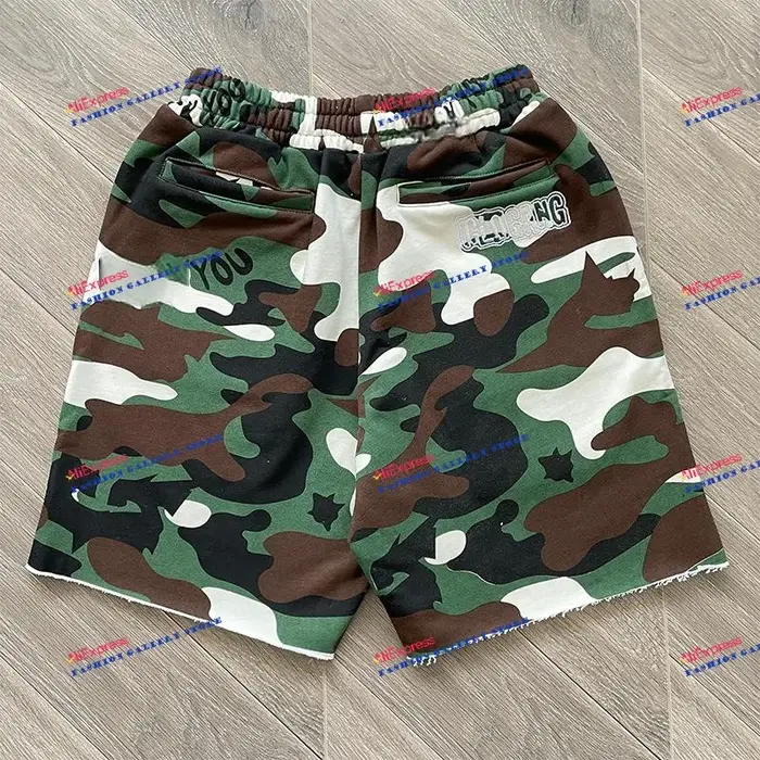 Glo Gang Short décontracté brodé de dessin animé de camouflage