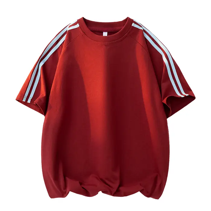 T-shirt rouge vintage pour homme avec doubles rayures sur les manches, coupe ample et oversize, col 