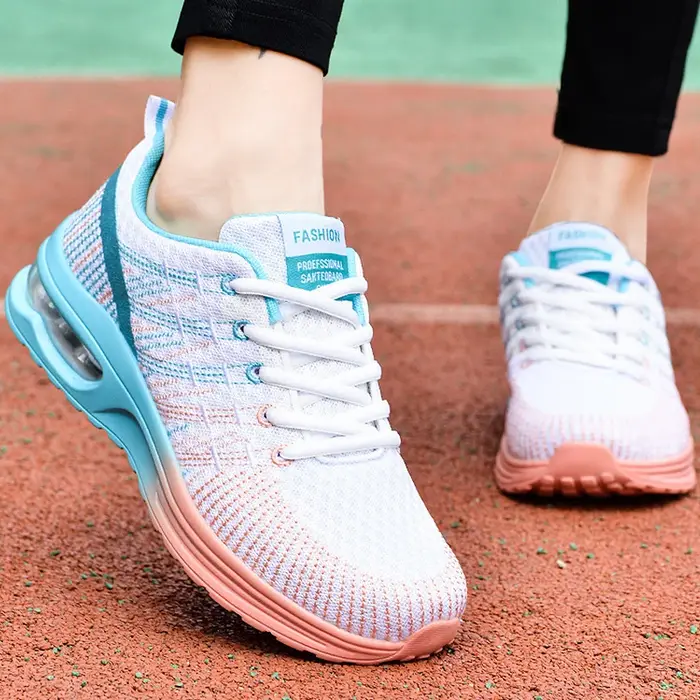 Baskets Femme baskets à fond souple Femmes nouvelles chaussures de sport pour Femme formateurs chaussures maille Baskets Femmes vulcaniser Tennis Femme
