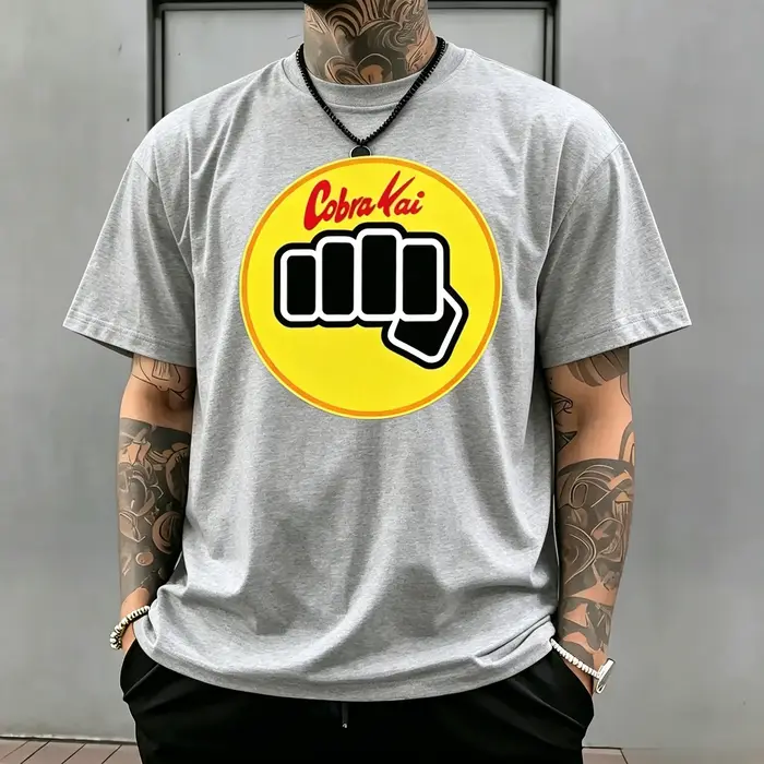 T-shirt Cobra Kai Karate Kid Movie Fist Logo Graphic Tee à manches courtes