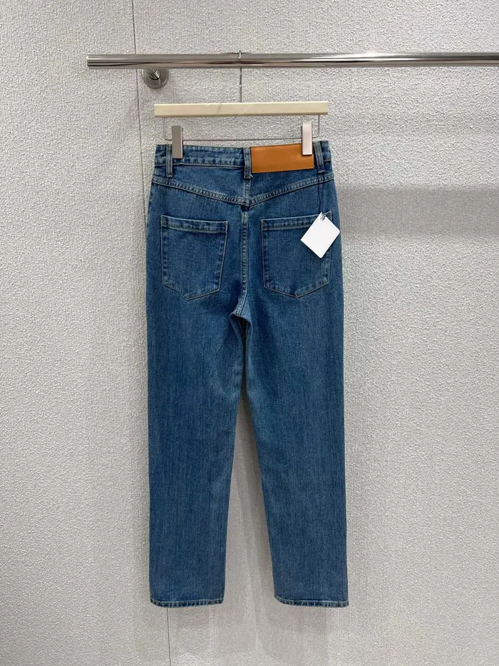 Vêtements pour femmes, Pantalons urbains