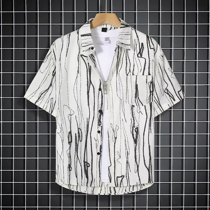 Battre la chaleur à la mode avec notre chemise noire à motifs pour hommes, chemise à manches courtes