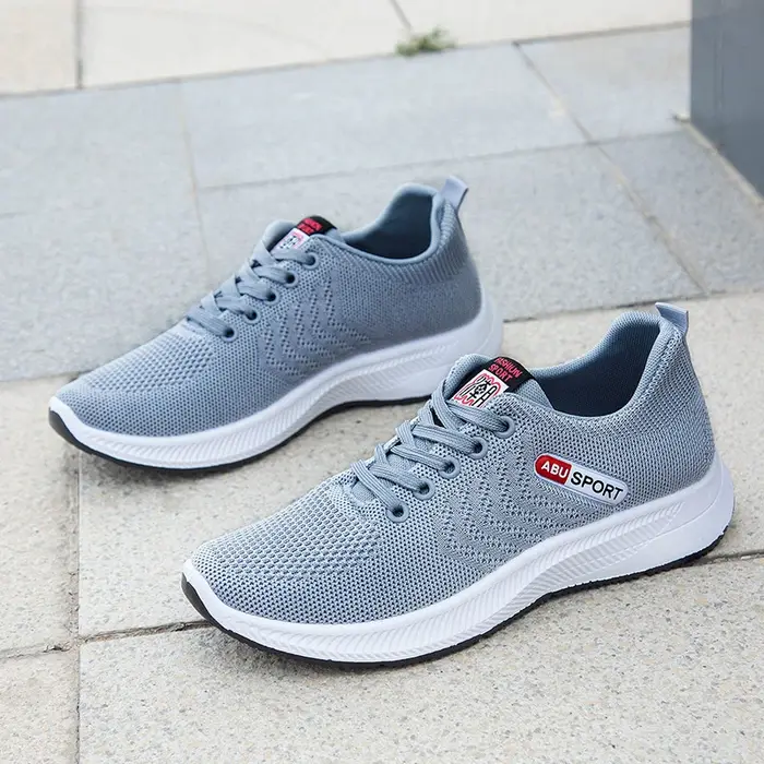 Sneakers sportives essentielles pour hommes