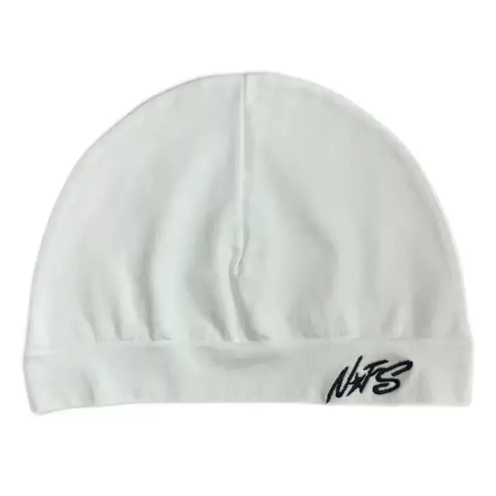 Bonnet tête de mort brodé en tricot fin