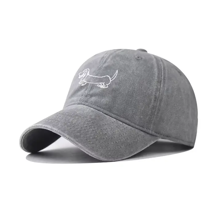Casquette de baseball brodée avec un chiot mignon de dessin animé