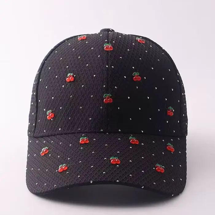 Casquette de baseball couleur bonbon, élégante avec des embellissements en strass, des accents frais