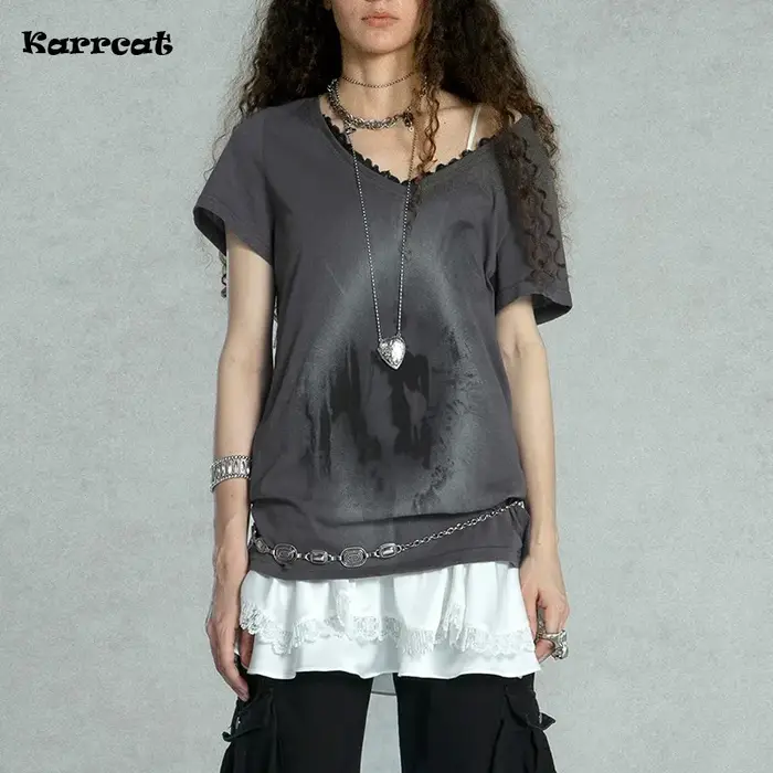 Karrcat Grunge esthétique Graffiti imprimé T-shirt Vintage en détresse à manches courtes