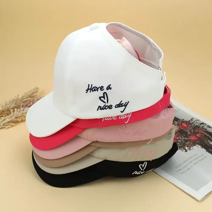 Casquette de baseball queue de cheval avec broderie cœur d'amour