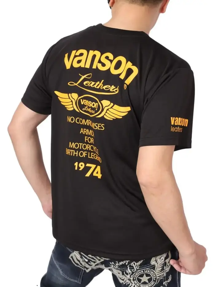 Les T-shirts tendance à manches courtes pour hommes sont amples, confortables et élastiques. Manches