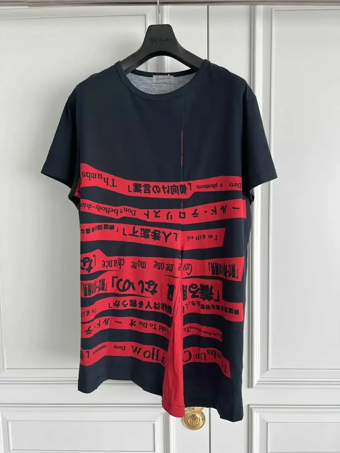 TOP-YAMAMOTO Design Original, déconstruction originale, T-shirt col rond imprimé écriture irrégulièr