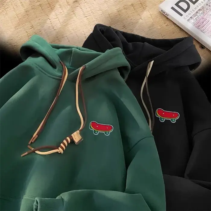 Sweat à capuche graphique Kawaii Skateboard pour homme
