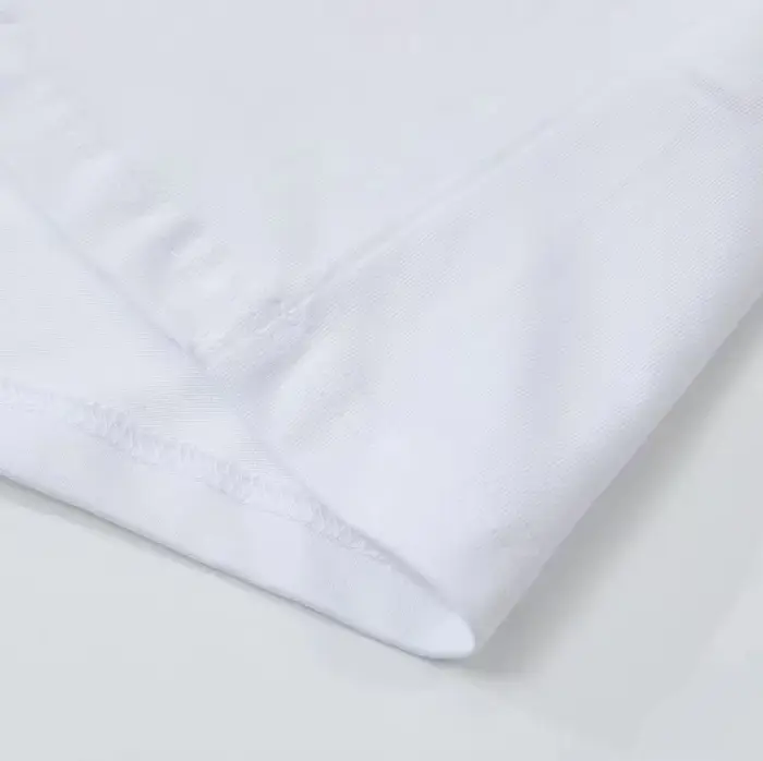 Ce nouveau t-shirt pour femme est confortable et respirant