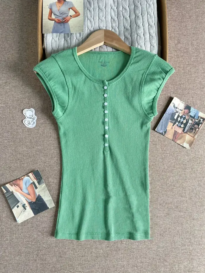 T-shirts côtelés slim en matcha pour femmes, style décontracté d'été, streetwear, boutons, col rond,